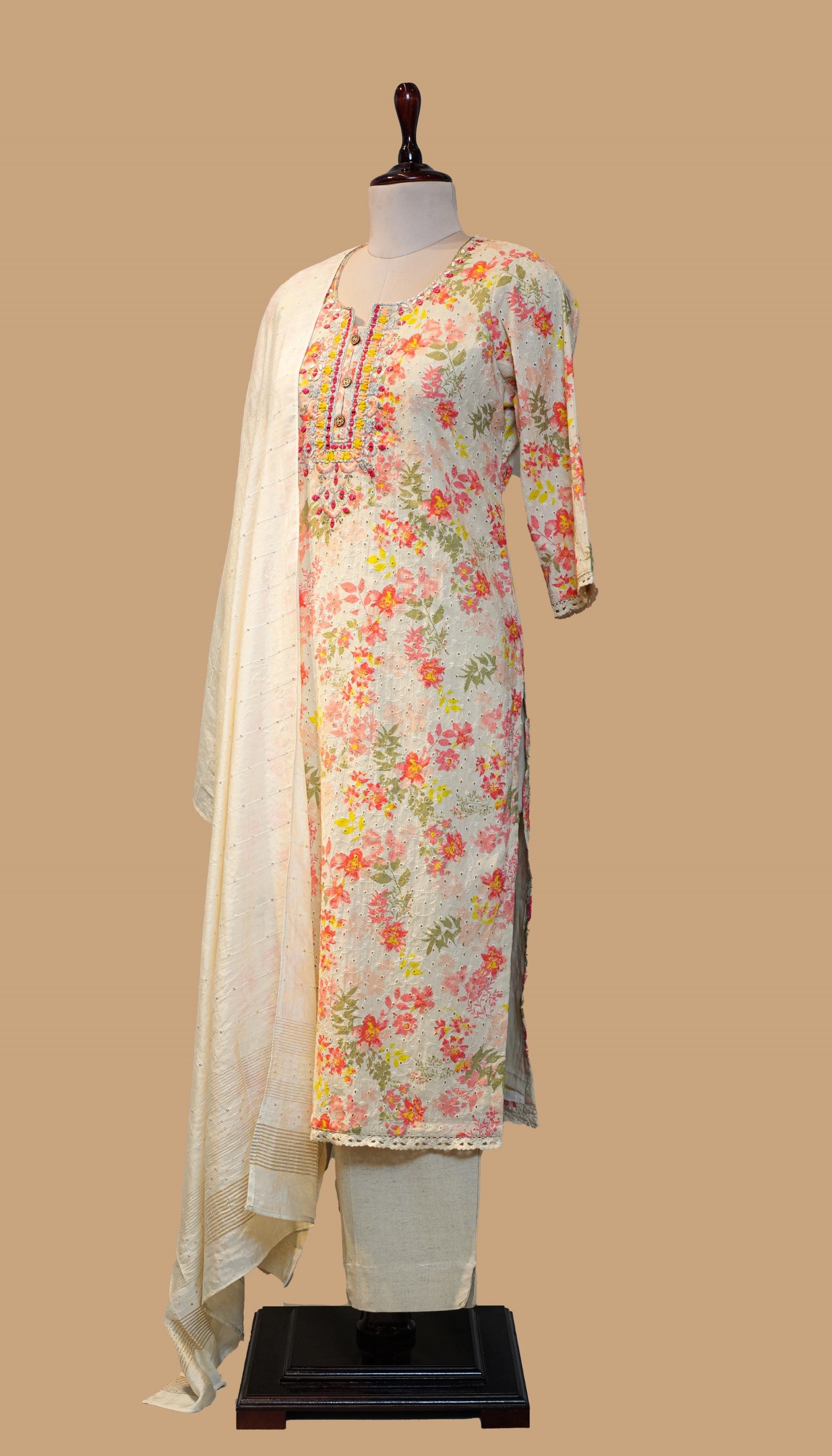 WHITE CHANDERI COTTON SUIT