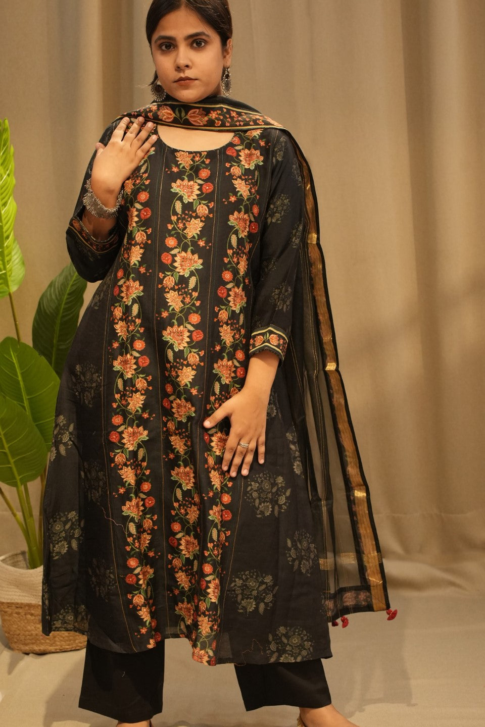 Buy Ishin Women's Chanderi Silk Black Woven Design A-Line Kurta Sharara  Dupatta SetOnline – ISHIN FASHIONS
